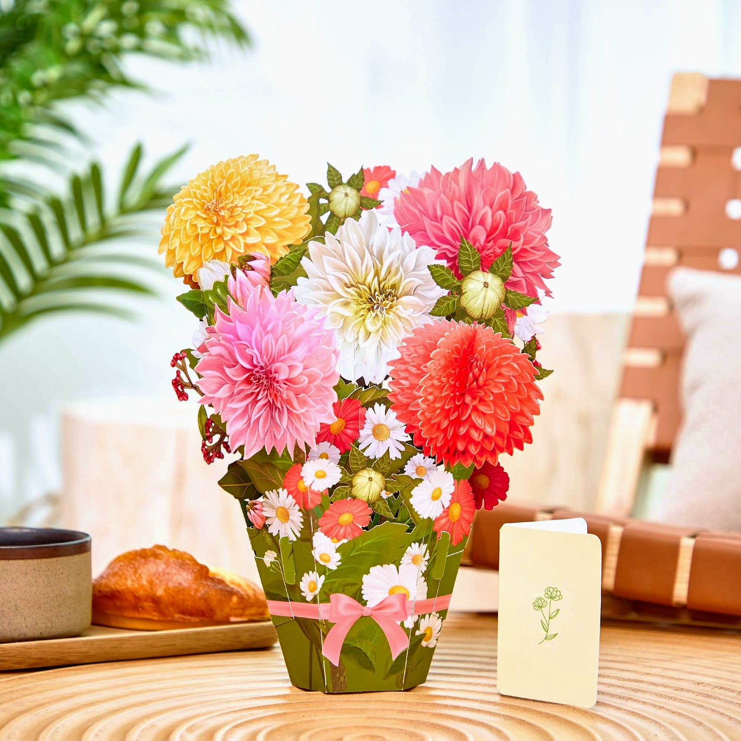 dahlia-flower-bouquet